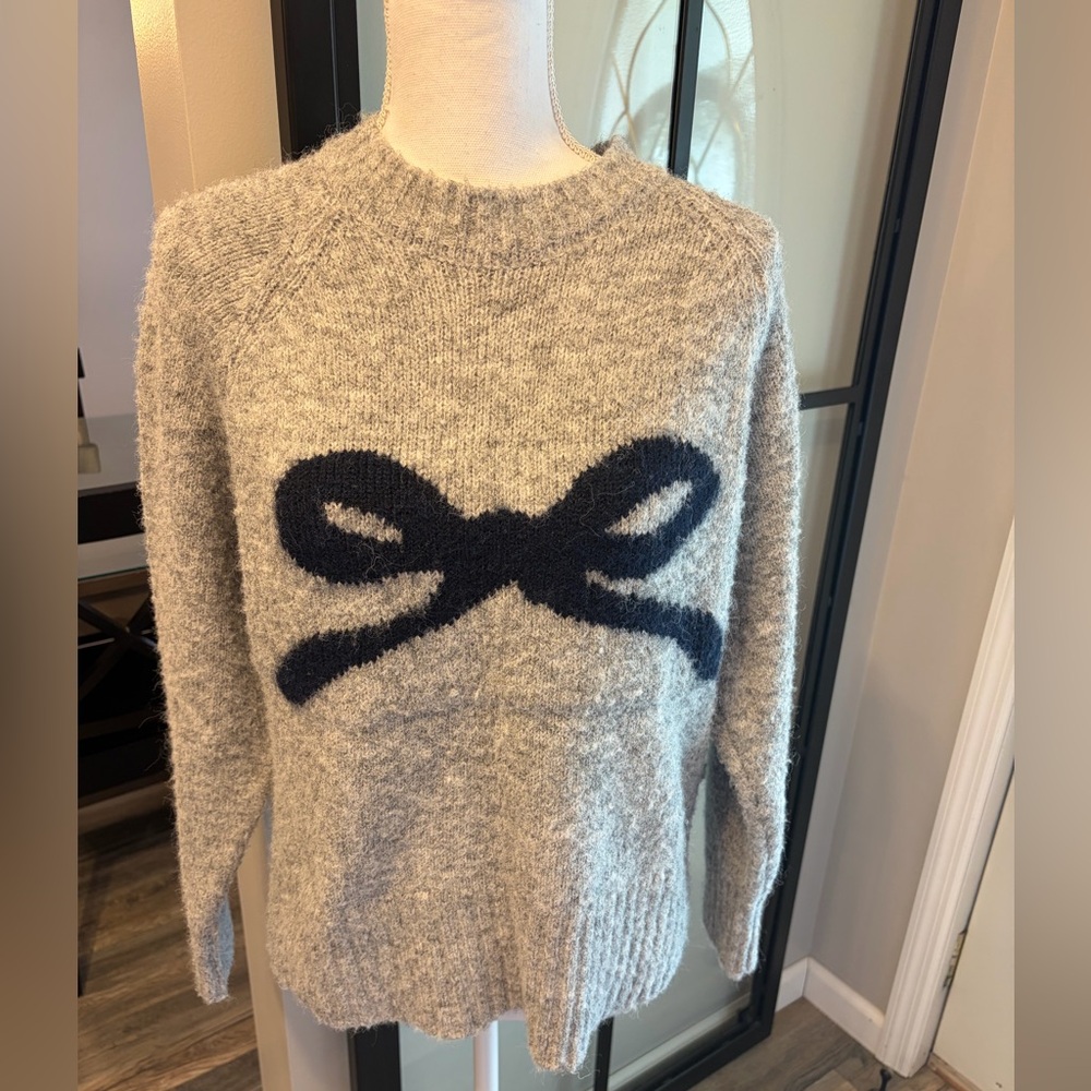 Grey Sweater With Bow Graphic…Size Estimated Medium